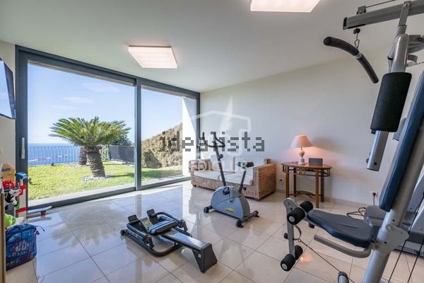 4-bedroom freehold villa in Funchal — photo 4 of 5