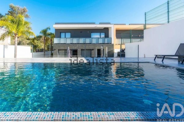 4-bedroom freehold villa in Faro — photo 4 of 5