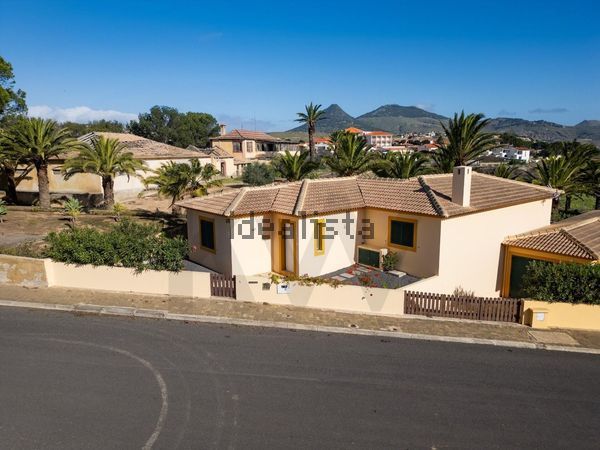Detached house in Porto Santo