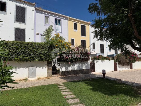 3-bedroom freehold villa in Loulé/Vilamoura — photo 1 of 5