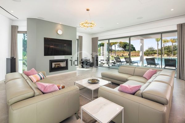 6-bedroom freehold villa in Loulé/Vilamoura — photo 3 of 5