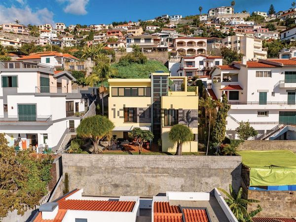 Detached house in Estrada Luso Brasileira, 47 b, Monte — image 3