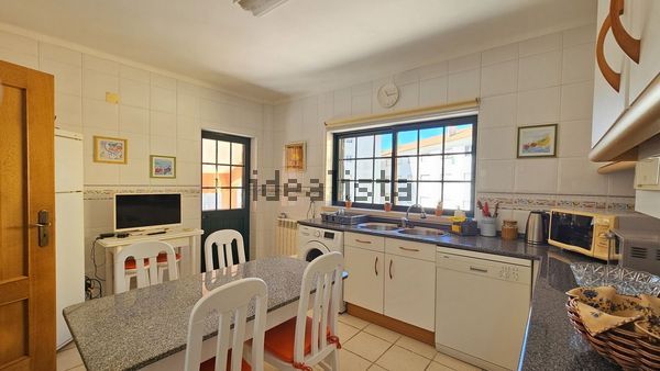 House in Rua das Floreiras Nn, Praia da Consolação, Atouguia da Baleia — image 4