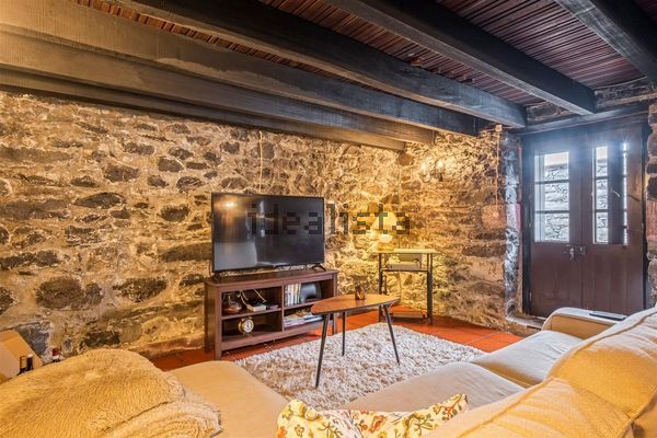 2-bedroom freehold villa in Calheta — photo 2 of 5