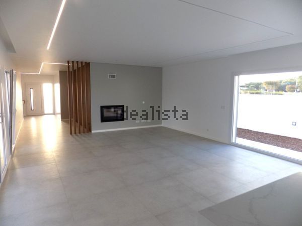 Detached house in Rua Engenheiro Luís de Paiva e Sousa, 25, Nadadouro — image 5