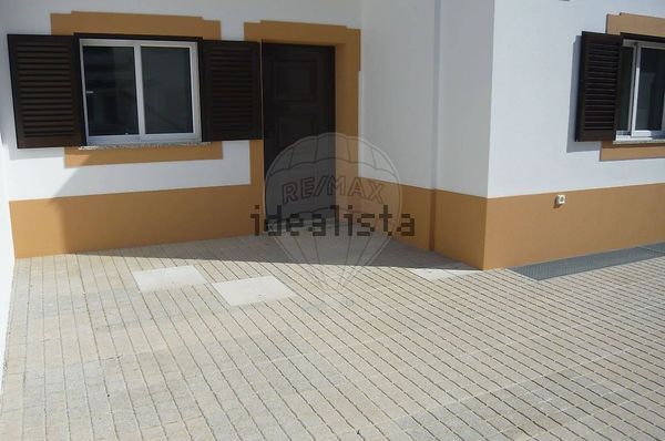 3-bedroom freehold villa in Faro — photo 3 of 5