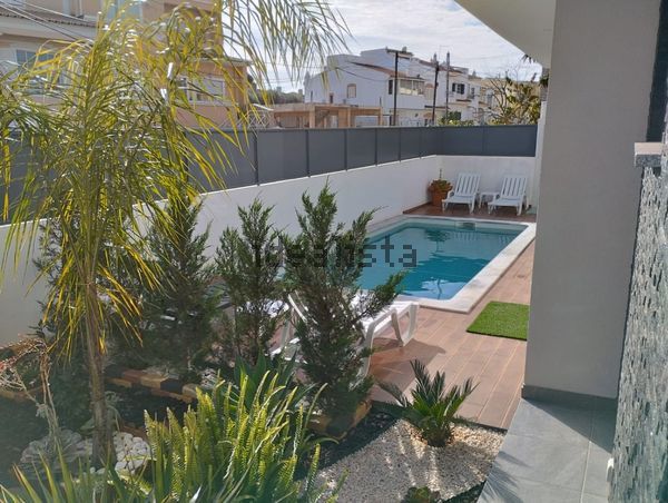 4-bedroom freehold villa in Portimão — photo 3 of 5