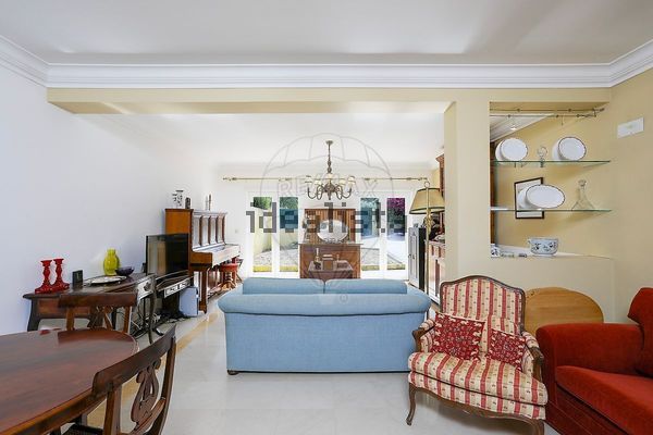 4-bedroom freehold villa in Cascais/Estoril — photo 2 of 5