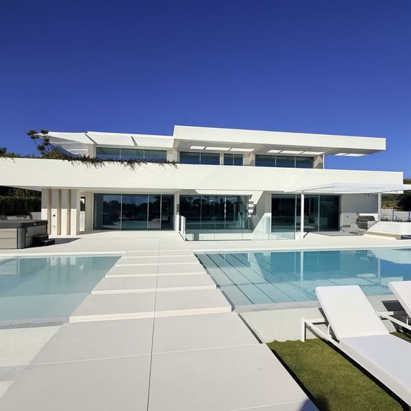 5-bedroom freehold villa in Loulé/Vilamoura — photo 1 of 5