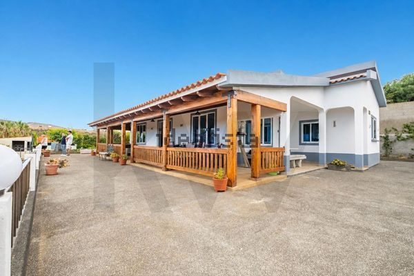 Detached house in Estrada José Joaquim Pestana Vasconcelos Nn, Porto Santo — image 3