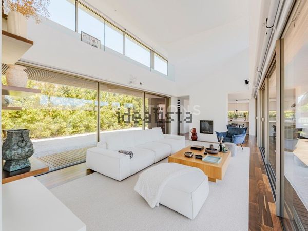 4-bedroom freehold villa in Cascais/Estoril — photo 3 of 5