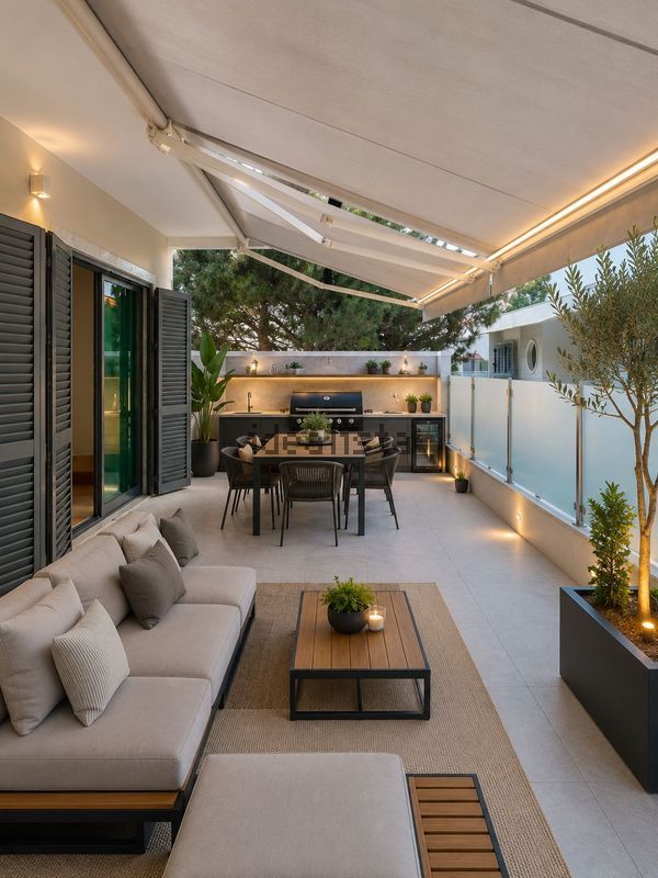 3-bedroom freehold villa in Cascais/Estoril — photo 1 of 5