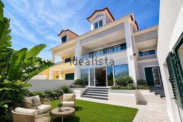 5-bedroom freehold villa in Cascais/Estoril — photo 2 of 5