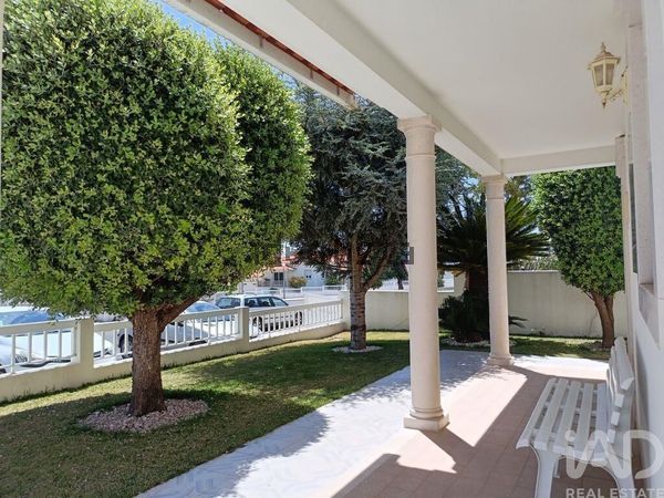 3-bedroom freehold villa in Alcobaça/São Martinho do Porto — photo 3 of 5