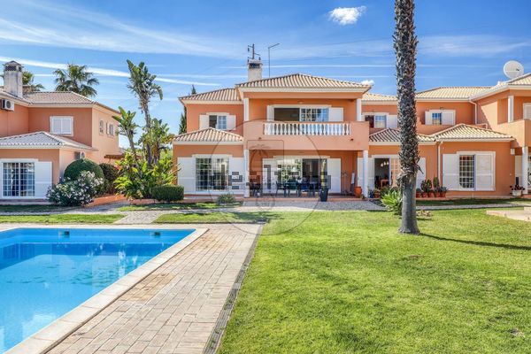 3-bedroom freehold villa in Loulé/Vilamoura — photo 4 of 5