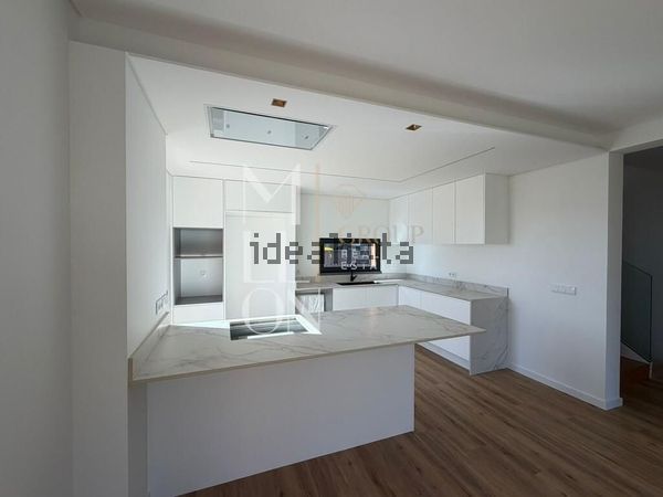 3-bedroom freehold villa in Santa Cruz/Caniço — photo 4 of 5