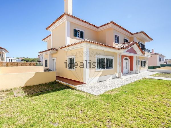 5-bedroom freehold villa in Cascais/Estoril — photo 2 of 5