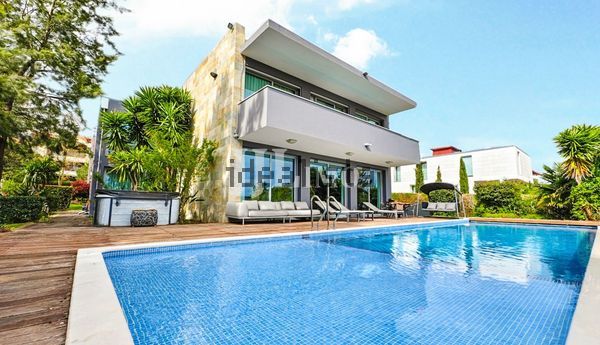4-bedroom freehold villa in Sintra/Colares — photo 1 of 5