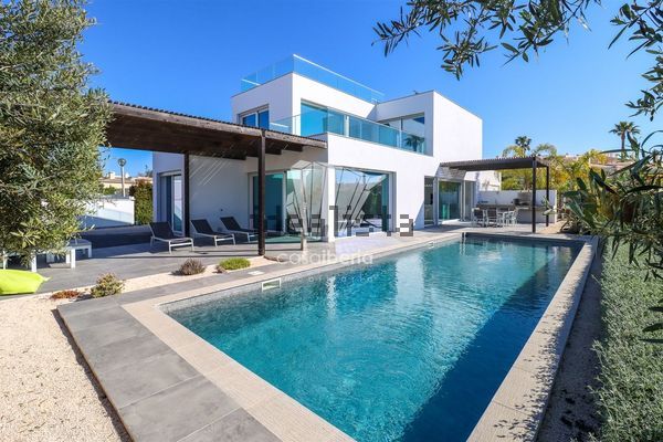 3-bedroom freehold villa in Lagoa/Carvoeiro — photo 2 of 5
