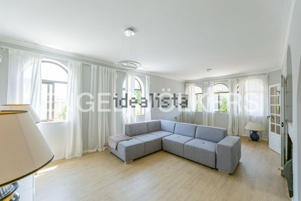 5-bedroom freehold villa in Faro — photo 4 of 5