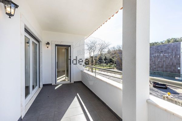 5-bedroom freehold villa in Cascais/Estoril — photo 4 of 5