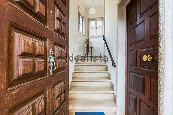 5-bedroom freehold villa in Cascais/Estoril — photo 2 of 5
