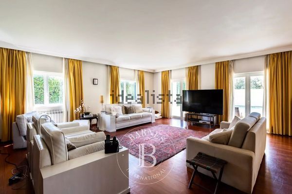 4-bedroom freehold villa in Cascais/Estoril — photo 2 of 5