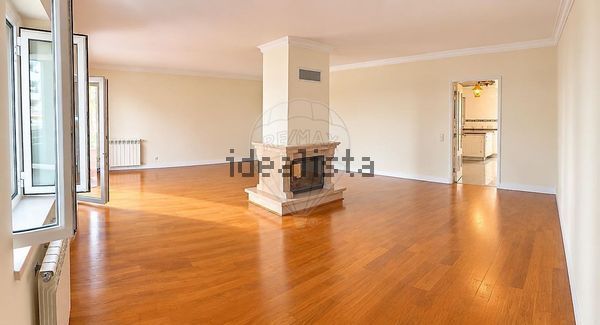 3-bedroom freehold villa in Cascais/Estoril — photo 2 of 5