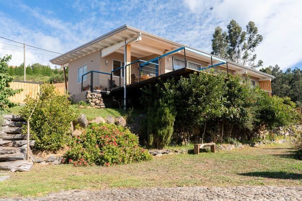 2-bedroom freehold villa in Santa Cruz/Caniço — photo 1 of 5