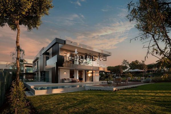 5-bedroom freehold villa in Loulé/Vilamoura — photo 1 of 5