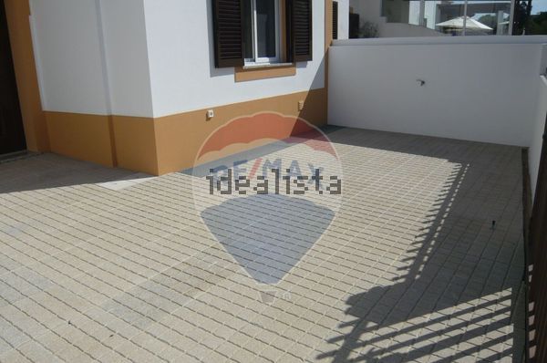 3-bedroom freehold villa in Faro — photo 4 of 5