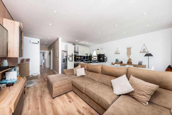 3-bedroom freehold villa in Cascais/Estoril — photo 2 of 5