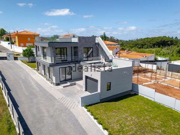 Detached house in Rua Casais dos Morgados, Tornada e Salir do Porto — image 4