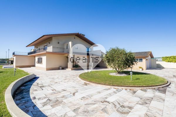 6-bedroom freehold villa in Sintra/Colares — photo 2 of 5