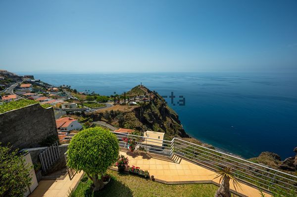 3-bedroom freehold villa in Santa Cruz/Caniço — photo 4 of 5