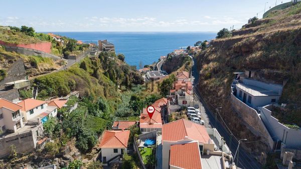 5-bedroom freehold villa in Funchal — photo 2 of 5