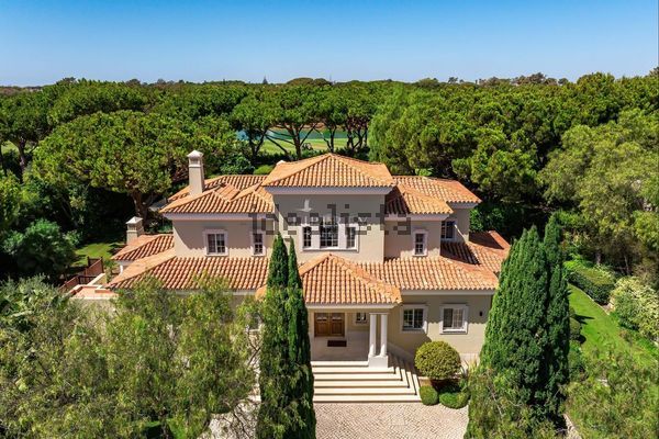 4-bedroom freehold villa in Loulé/Vilamoura — photo 2 of 5