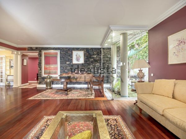 Detached house in Rua do Vale das Neves, São Gonçalo — image 3