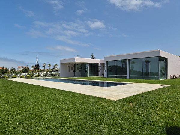 4-bedroom freehold villa in Sintra/Colares — photo 1 of 5