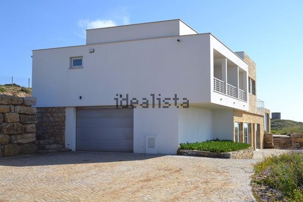 Palace in Caminho da Gralha, São Martinho do Porto — image 3