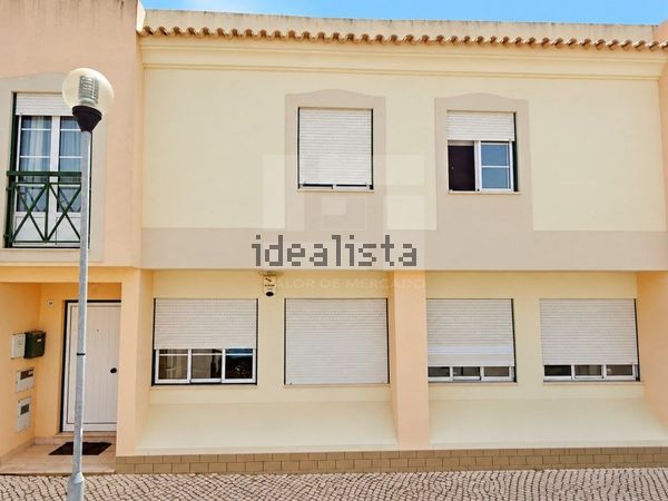 4-bedroom freehold villa in Faro — photo 2 of 4