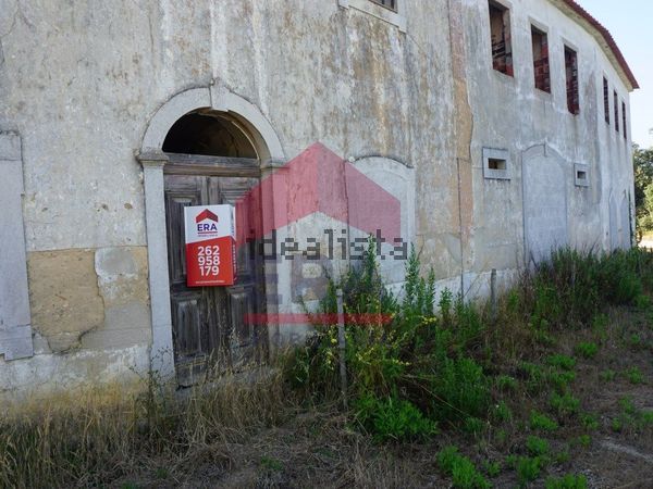 Detached house in Olho Marinho — image 5