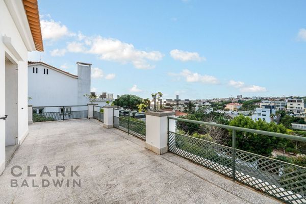 4-bedroom freehold villa in Cascais/Estoril — photo 4 of 5