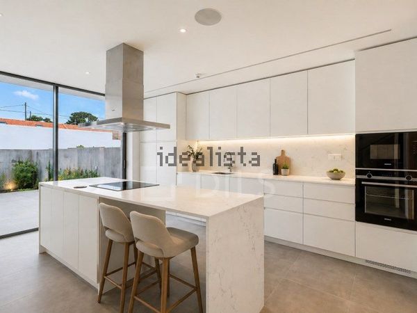 3-bedroom freehold villa in Cascais/Estoril — photo 2 of 5