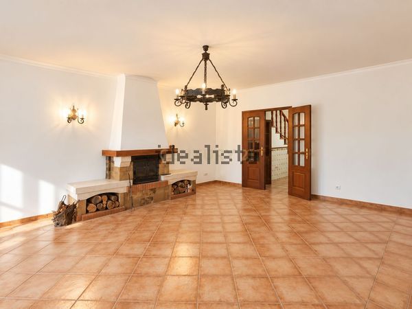 3-bedroom freehold villa in Lagos — photo 1 of 5