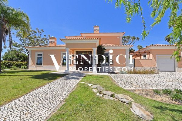 3-bedroom freehold villa in Loulé/Vilamoura — photo 2 of 5