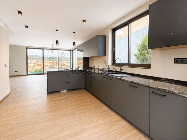 3-bedroom freehold villa in Cascais/Estoril — photo 1 of 5