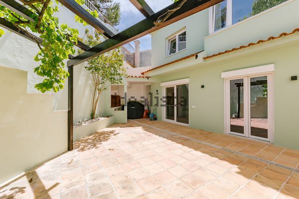 Semi-detached house in Parede, Carcavelos e Parede — image 3