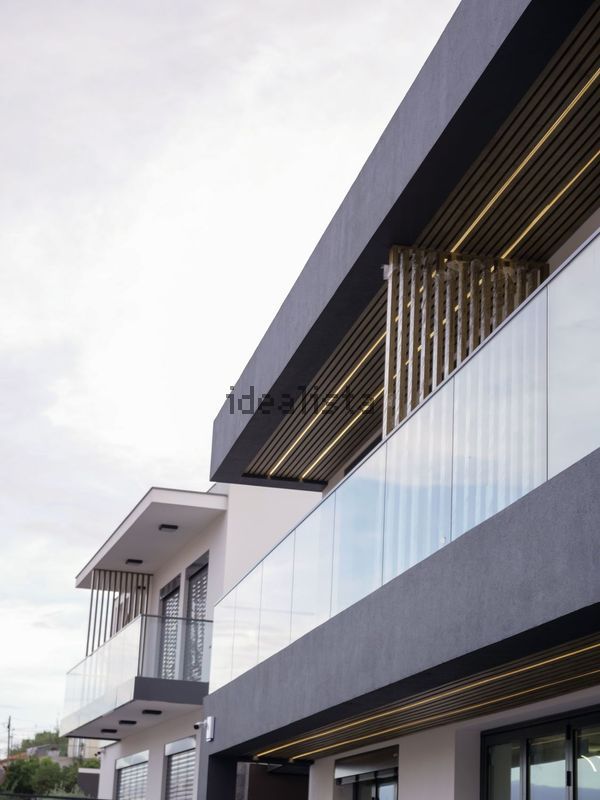 Detached house in Ladeira das Courelas, Santo António — image 3