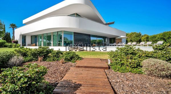 6-bedroom freehold villa in Lagos — photo 4 of 5